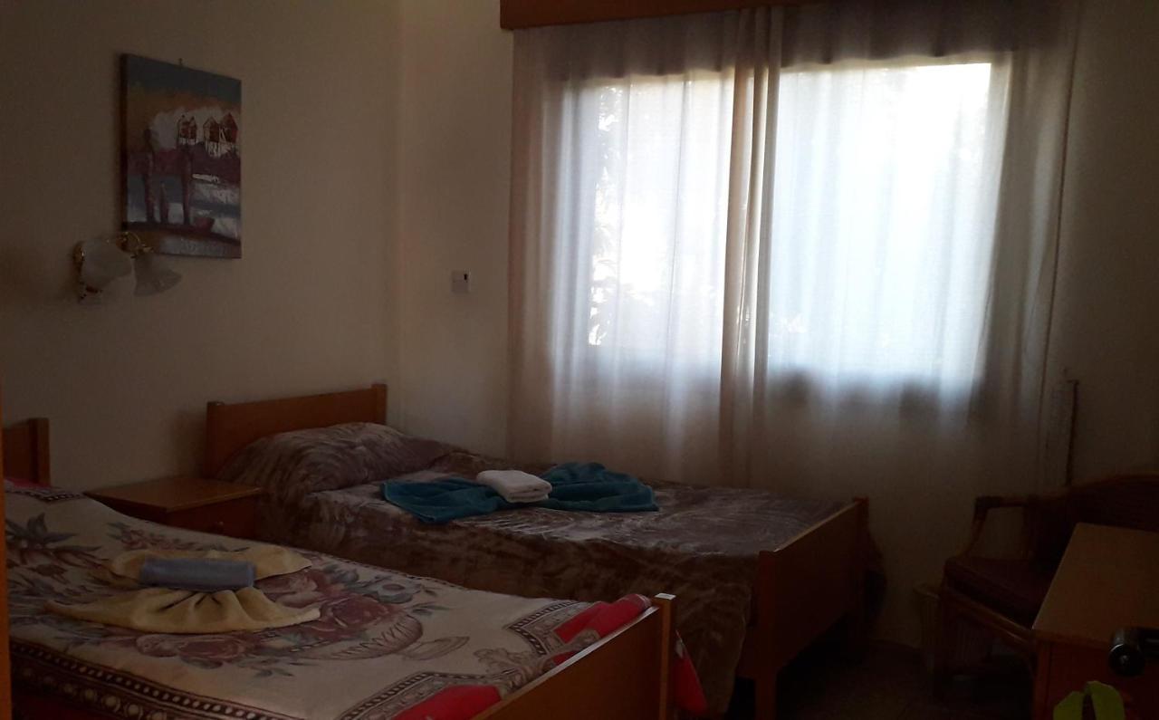 Natasha'S Apartments Paphos Exterior photo